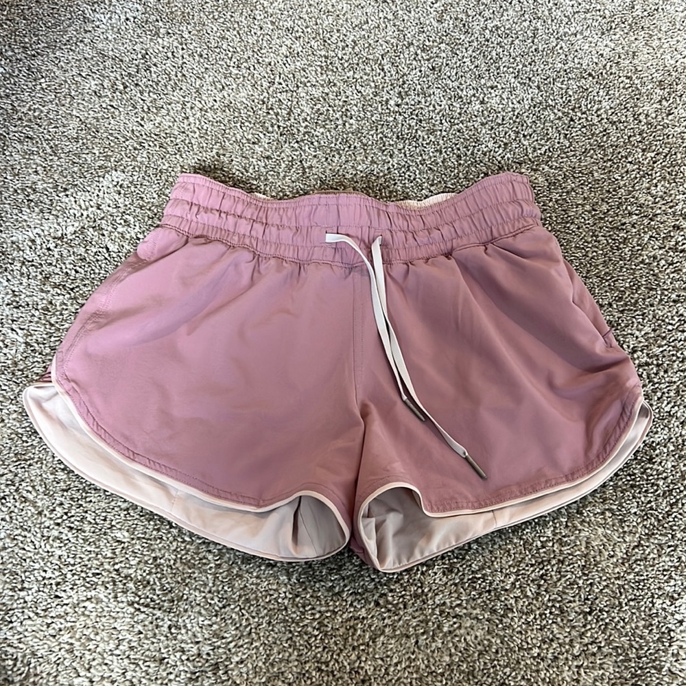 Lululemon Reversible Mid-Rise Short